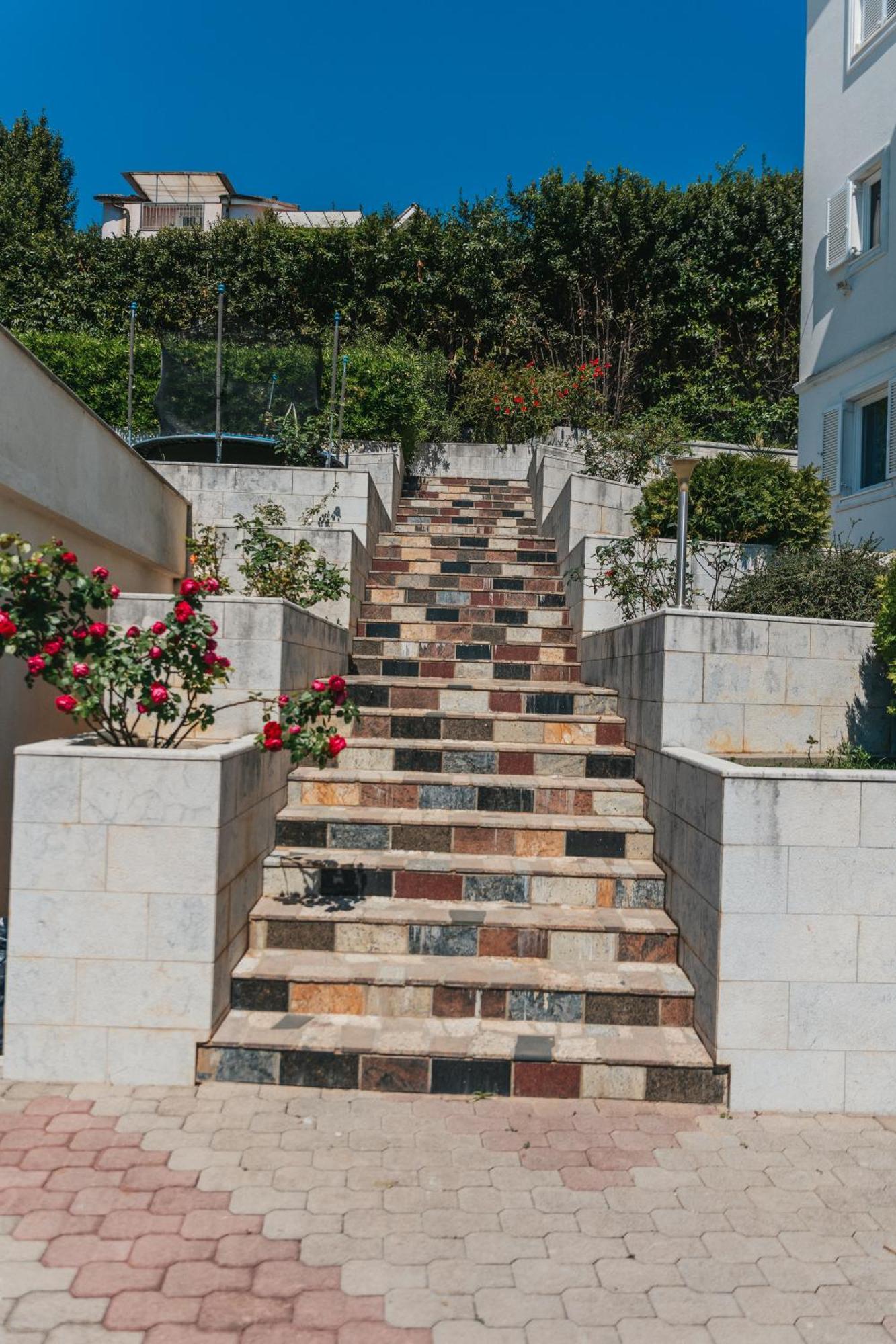 Villa Calista Icici Exterior photo
