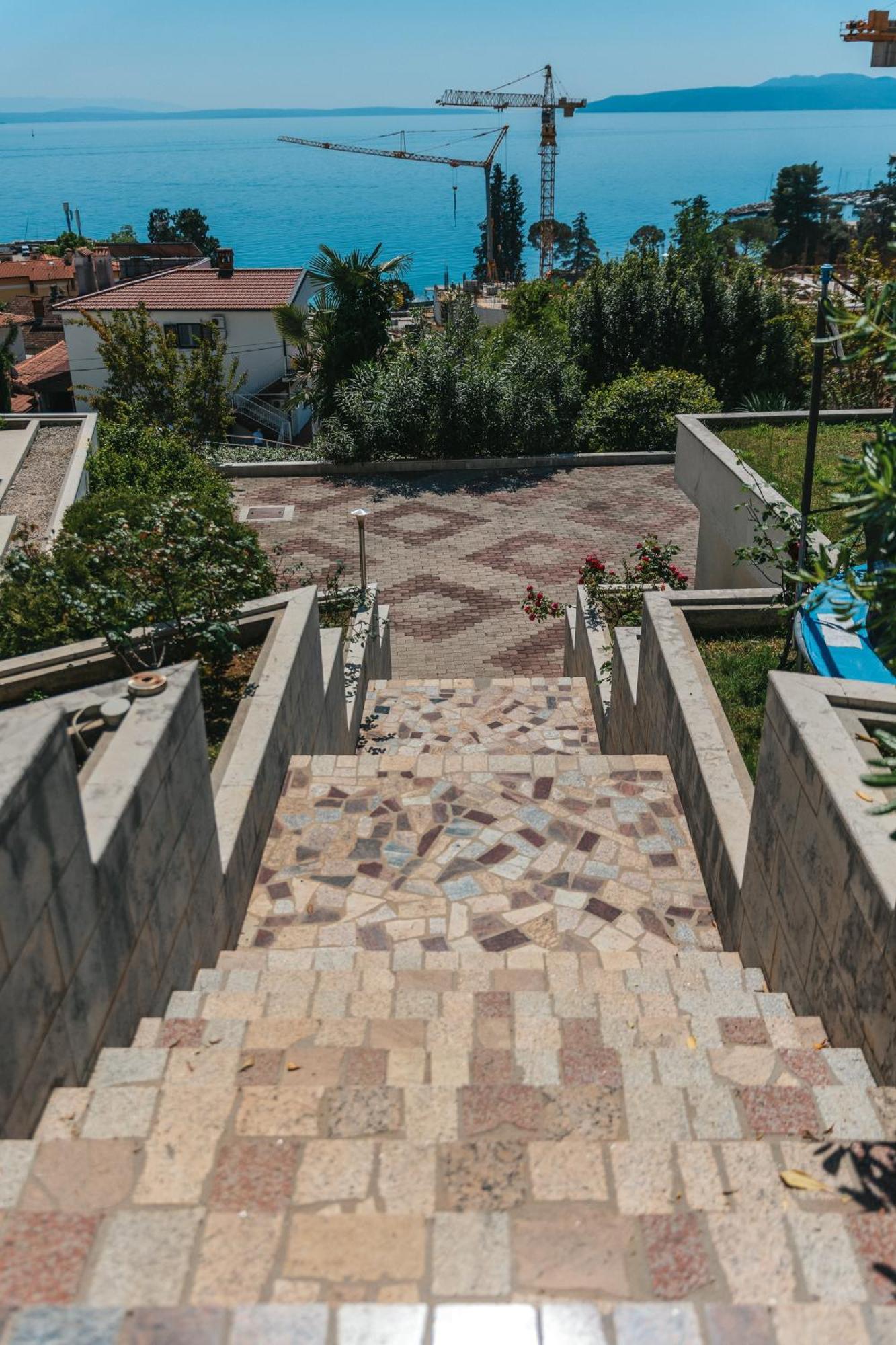 Villa Calista Icici Exterior photo